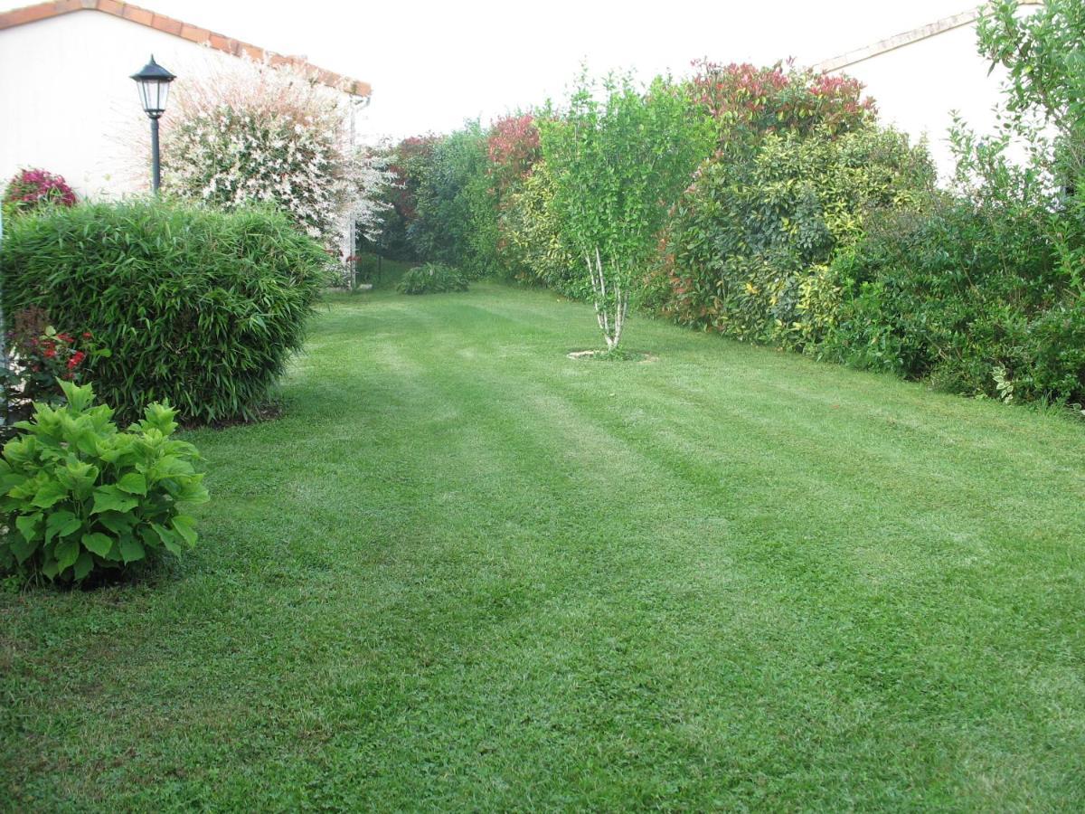 Agapanthe Villa Saint-Georges-les-Baillargeaux Luaran gambar