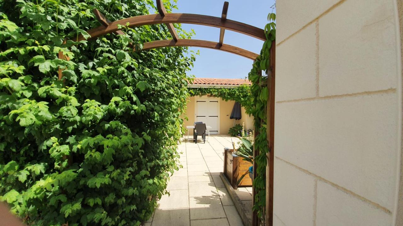 Agapanthe Villa Saint-Georges-les-Baillargeaux Luaran gambar